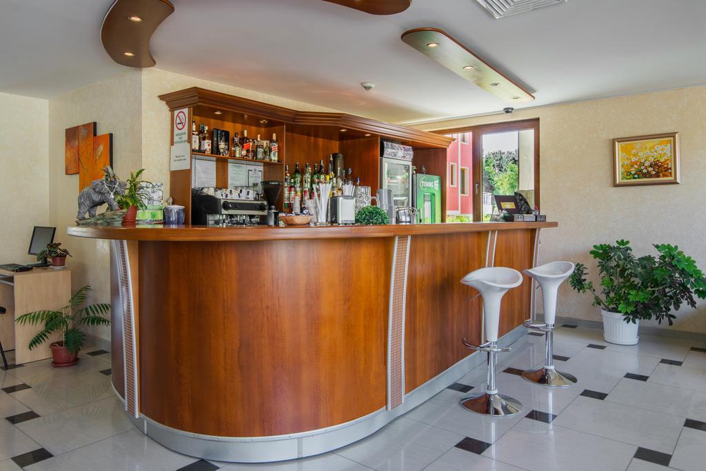 Atlant Hotel Saints Constantine and Helena Bagian luar foto